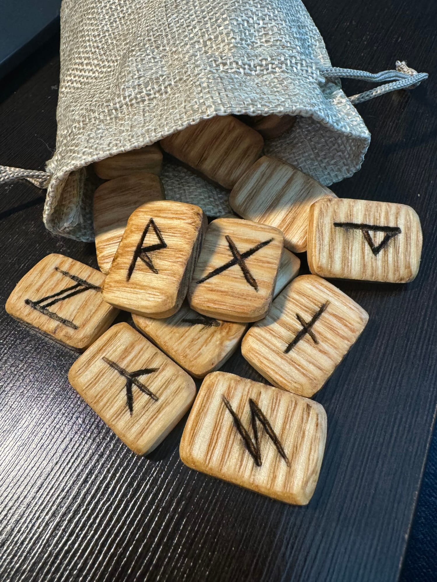 Rune set, Ash